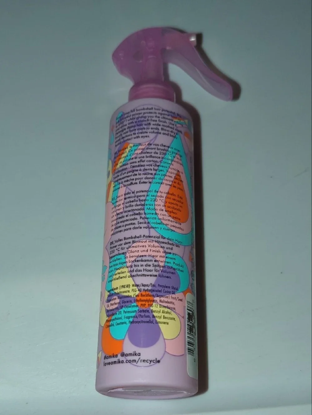 amika Brooklyn Bombshell Heat Protectant Spray - Pink